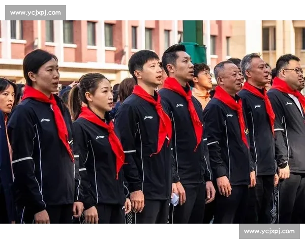 许昕父亲节与儿女甜蜜同框 奥运冠军化身温柔奶爸